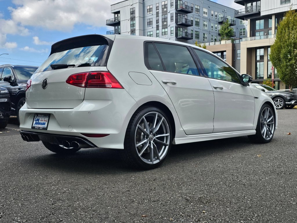 Used 2017 Volkswagen Golf R 4-Door AWD/4WD image 5