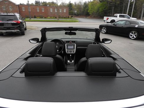 Used 2013 Volkswagen Eos FWD image 16