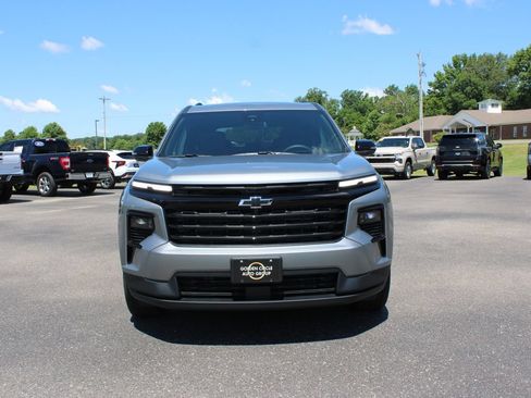 New 2026 Chevrolet Traverse LT w/ Midnight/Sport Edition FWD image 3