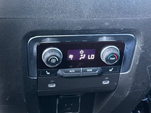Used 2024 Chevrolet Tahoe Premier RWD image 40