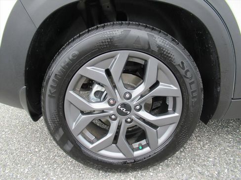 Used 2024 Kia Seltos S FWD image 8