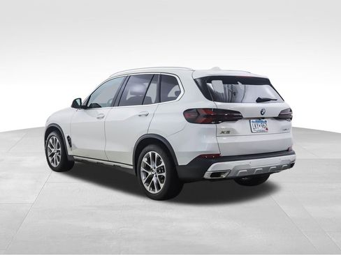 Certified 2024 BMW X5 xDrive40i w/ Premium Package image 3