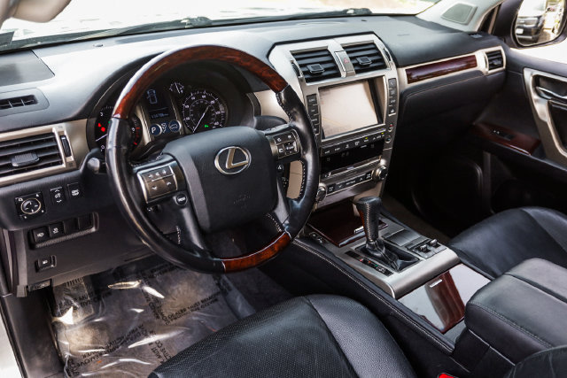 Used 2016 Lexus GX 460 w/ Premium Package AWD/4WD image 24