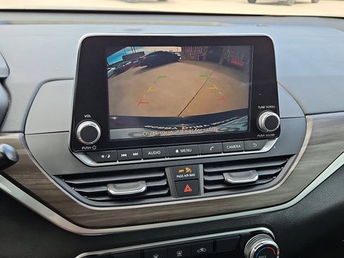 Used 2023 Nissan Altima 2.5 SV image 13