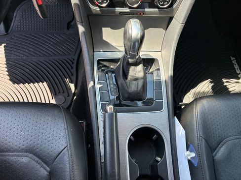 Used 2015 Volkswagen Passat TDI SE FWD image 14