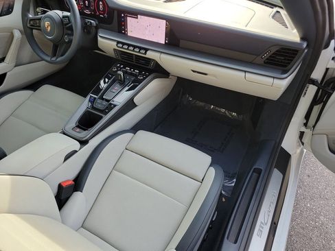 Certified 2025 Porsche 911 Carrera image 16