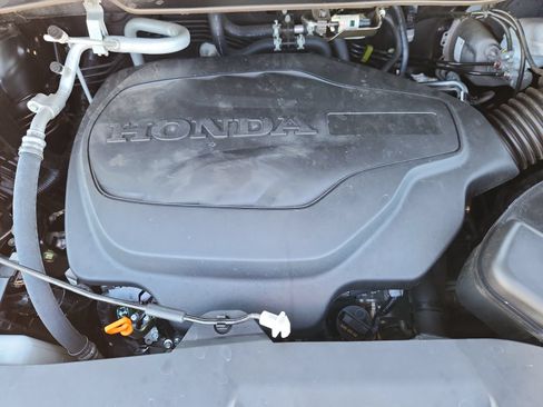 Certified 2024 Honda Odyssey Touring image 17