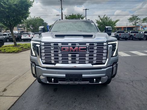 Certified 2024 GMC Sierra 2500 Denali w/ Technology Package AWD/4WD image 3