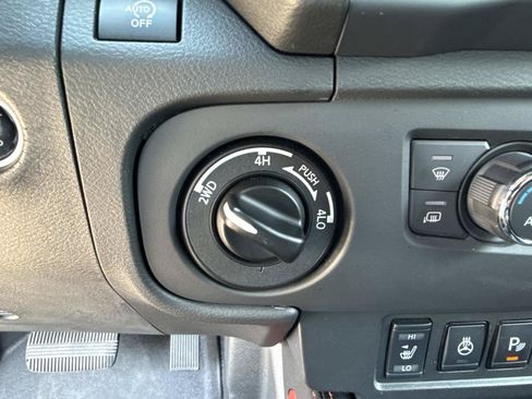 Used 2025 Nissan Frontier PRO-4X w/ Pro Premium Package AWD/4WD image 30