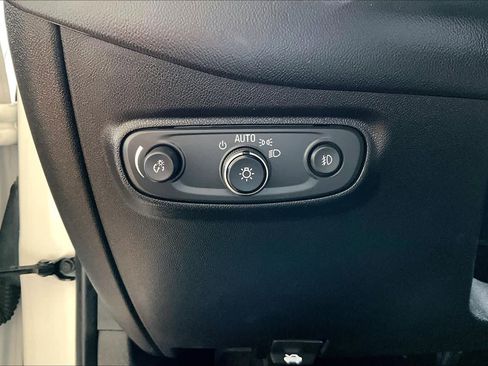 Used 2021 Chevrolet Equinox LT image 34