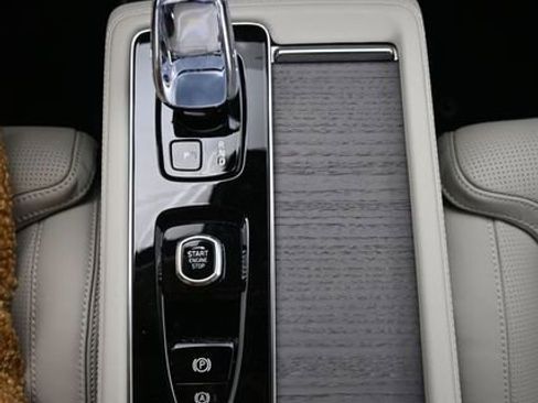 New 2026 Volvo XC90 T8 Ultra w/ Protection Package Premier AWD/4WD image 10