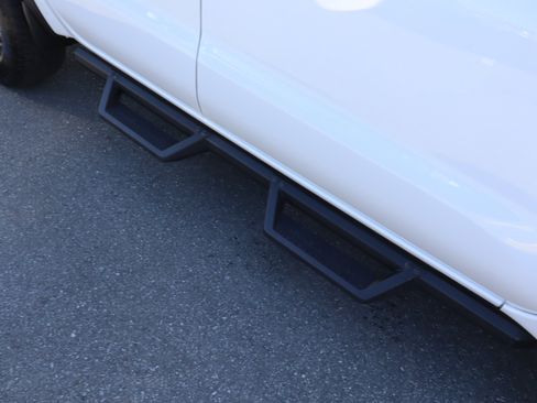 Used 2023 Nissan Frontier PRO-4X w/ Pro-4X Premium Package image 12