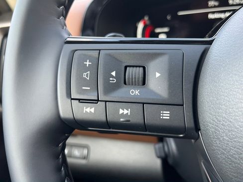 New 2025 Nissan Pathfinder Platinum image 10