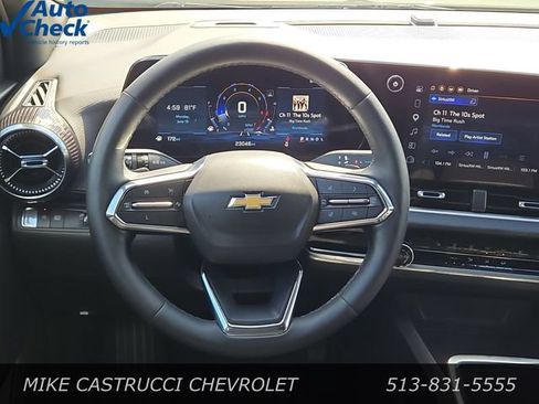 Used 2025 Chevrolet Equinox LT w/ Safety and Technology Package FWD image 12