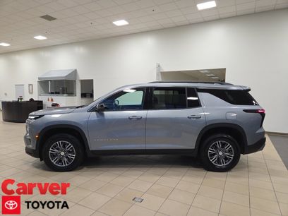 Used 2025 Chevrolet Traverse LT