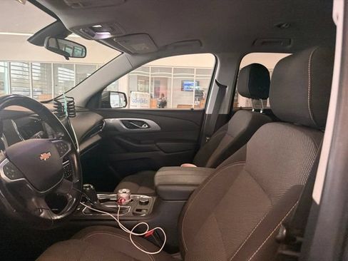 Used 2018 Chevrolet Traverse LT FWD image 13
