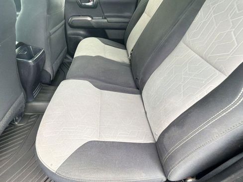 Used 2022 Toyota Tacoma TRD Sport w/ Technology Package image 15