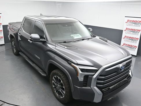 Used 2024 Toyota Tundra Limited AWD/4WD image 27
