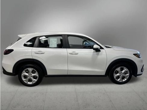 Certified 2023 Honda HR-V LX image 7