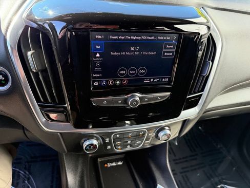 Used 2023 Chevrolet Traverse LT FWD image 25