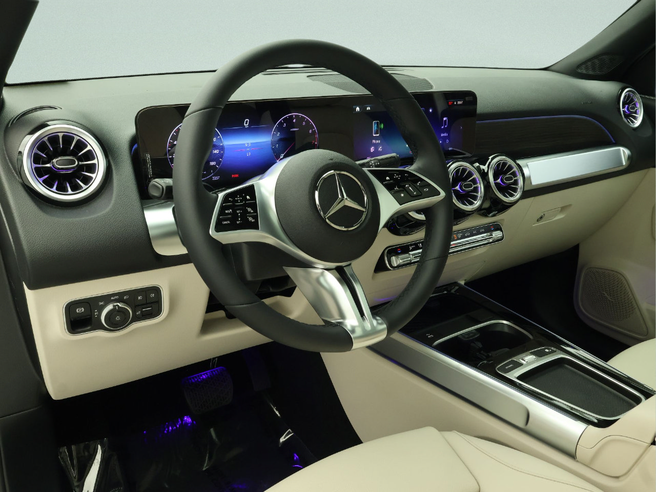 New 2026 Mercedes-Benz GLB 250 image 4