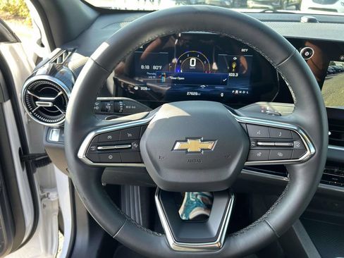 Used 2026 Chevrolet Equinox LT FWD image 27