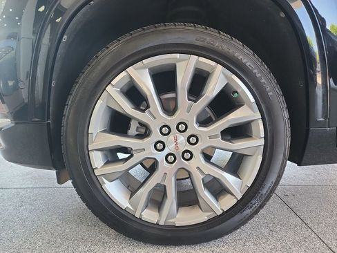Certified 2025 GMC Acadia Denali w/ Super Cruise Package AWD/4WD image 32