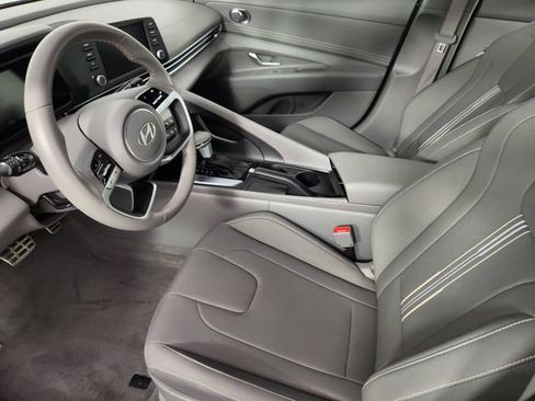 Certified 2025 Hyundai Elantra Sport FWD image 11