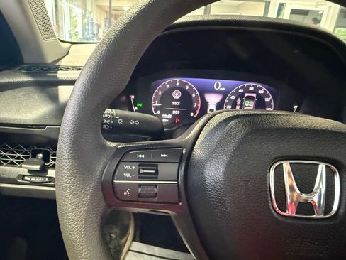 Used 2025 Honda Accord SE image 8