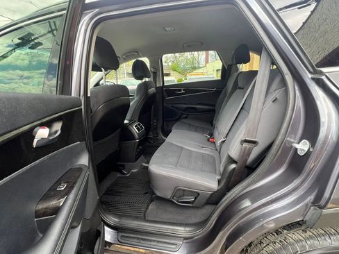 Used 2016 Kia Sorento FWD image 26