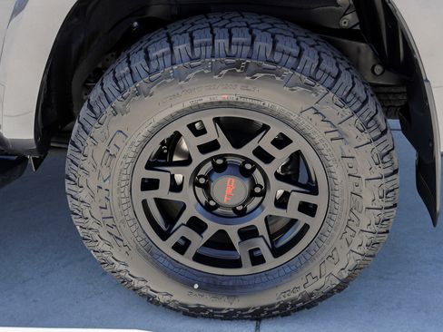 Certified 2023 Toyota 4Runner TRD Off-Road Premium w/ Moonroof Package AWD/4WD image 13