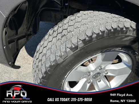 Used 2018 RAM 1500 Express AWD/4WD image 11