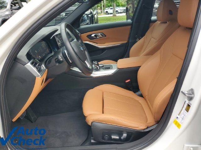 Used 2022 BMW 330i Sedan w/ Driving Assistance Package RWD image 17