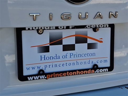 Used 2022 Volkswagen Tiguan SE image 30