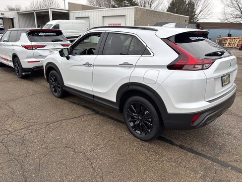 Used 2024 Mitsubishi Eclipse Cross Black Edition image 3