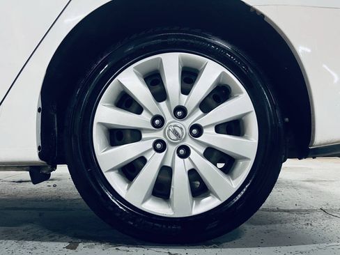 Used 2019 Nissan Sentra S FWD image 14