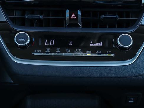 Used 2025 Toyota Corolla LE FWD image 13