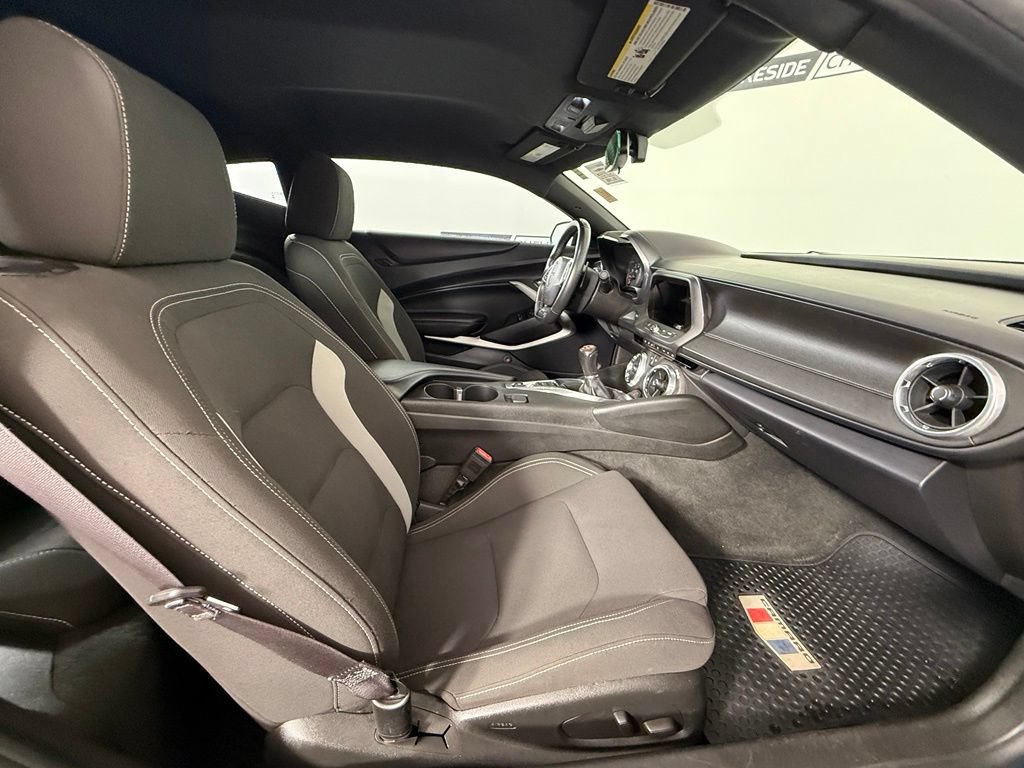 Used 2016 Chevrolet Camaro SS RWD image 16