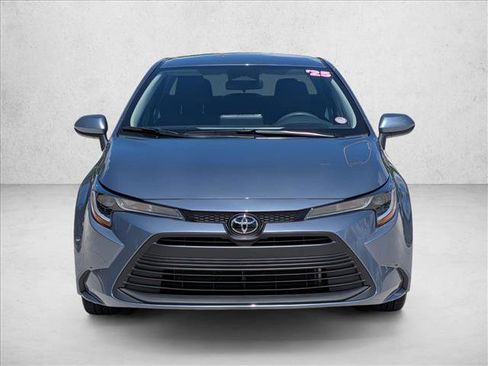 Used 2025 Toyota Corolla LE FWD image 2