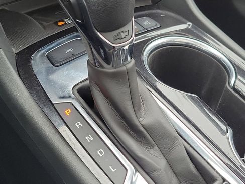 Used 2023 Chevrolet Equinox Premier image 31