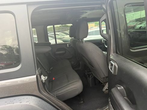 Used 2021 Jeep Wrangler Unlimited Sport AWD/4WD image 12