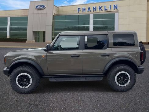 New 2026 Ford Bronco Badlands w/ Sasquatch Package AWD/4WD image 4