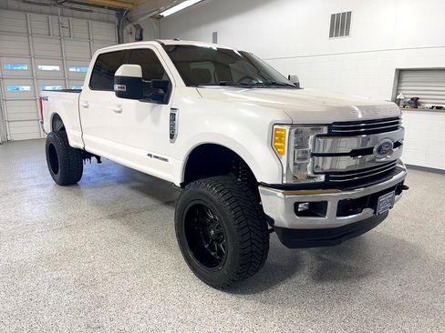 Used 2017 Ford F250 Lariat image 6