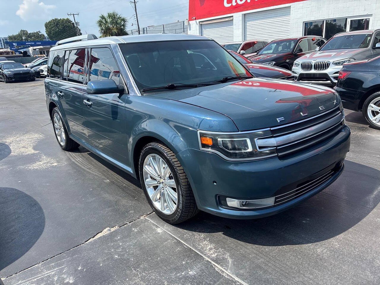 Used 2016 Ford Flex Limited w/ Equipment Group 301A FWD image 16
