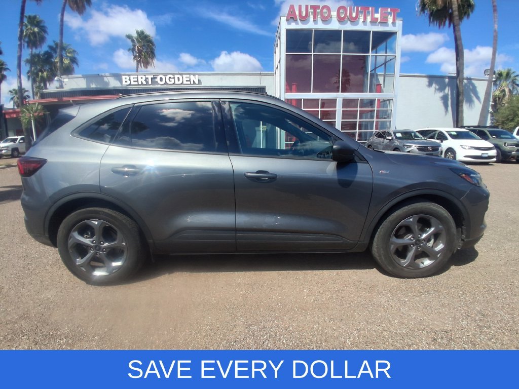 Used 2025 Ford Escape ST-Line w/ Tech Pack #1 FWD image 4