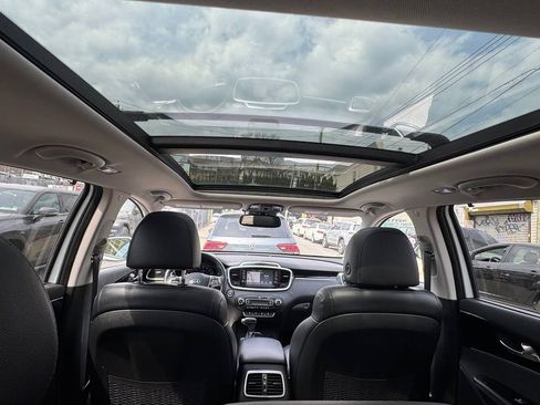 Used 2019 Kia Sorento SX AWD/4WD image 7