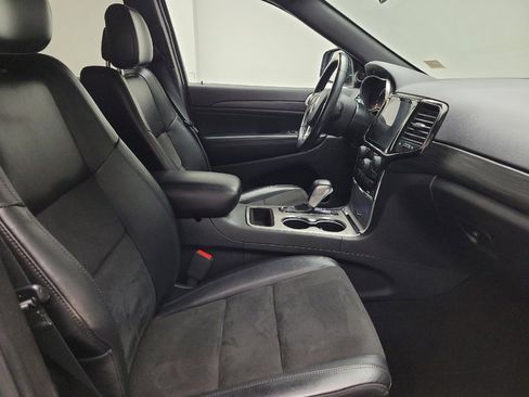 Used 2021 Jeep Grand Cherokee Laredo X image 21