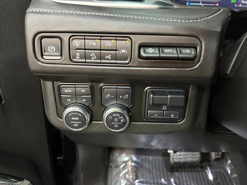 Used 2024 GMC Yukon XL Denali Ultimate AWD/4WD image 36