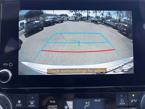 Used 2023 Toyota Highlander L FWD image 22