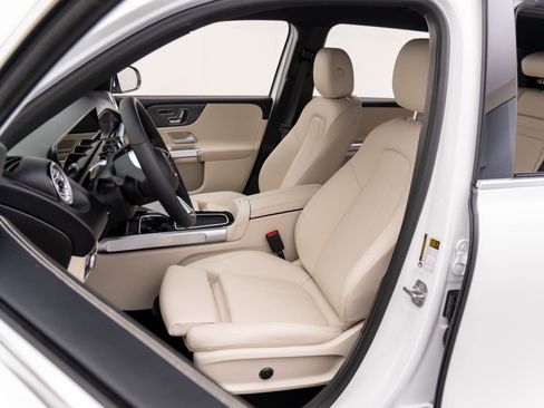 New 2025 Mercedes-Benz GLB 250 4MATIC image 15